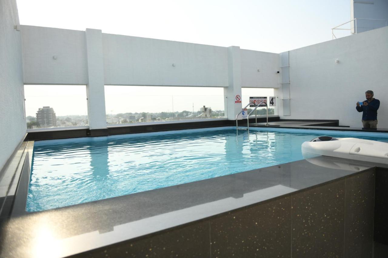 Hotel Blueivy Ānand Exterior foto